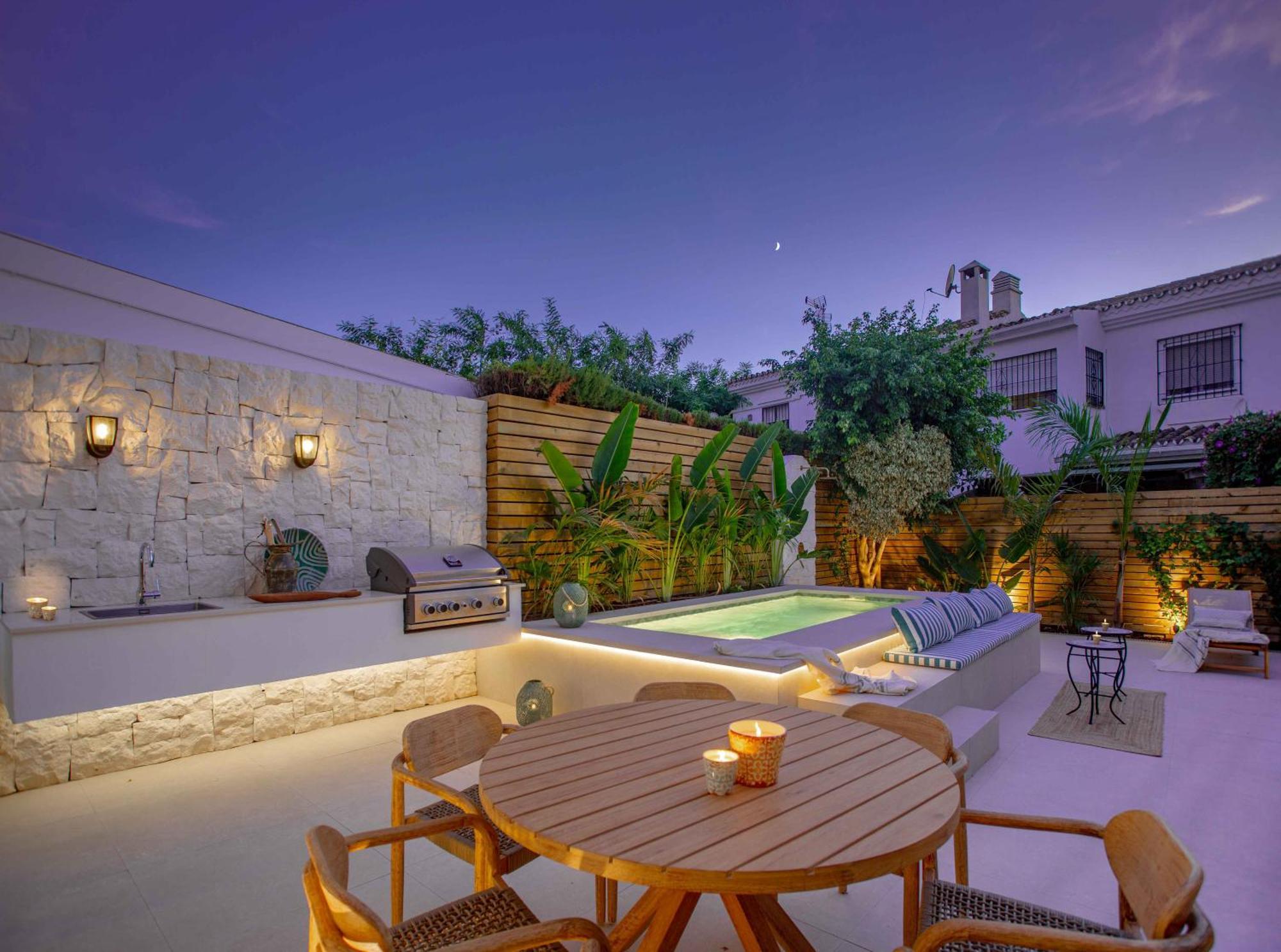 Holiday home Vacation I Casa Savia, Private Heated Pool, Luxury Interiors, 10min Walk To The Marbella