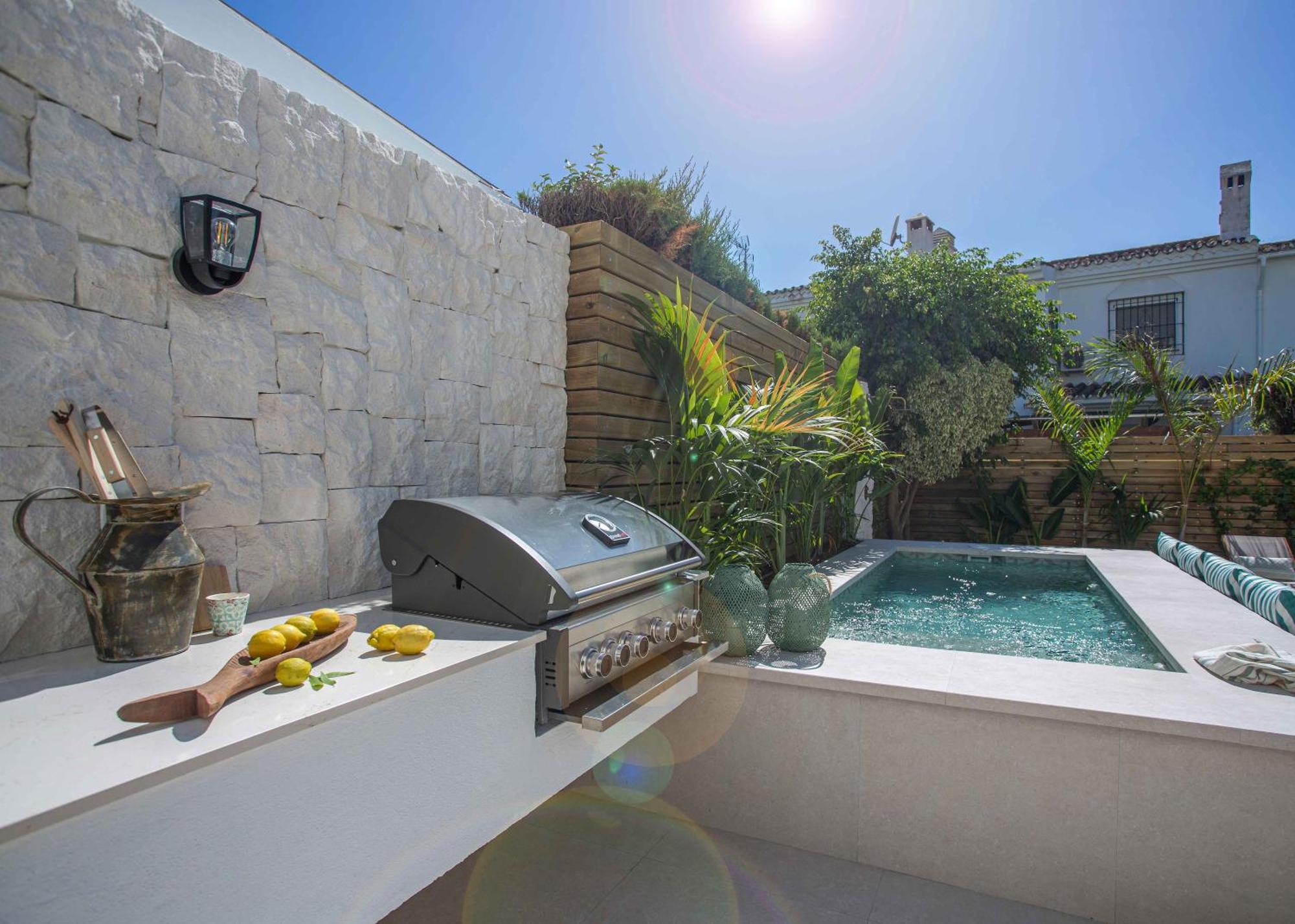 Vacation I Casa Savia, Private Heated Pool, Luxury Interiors, 10min Walk To The Holiday home Marbella